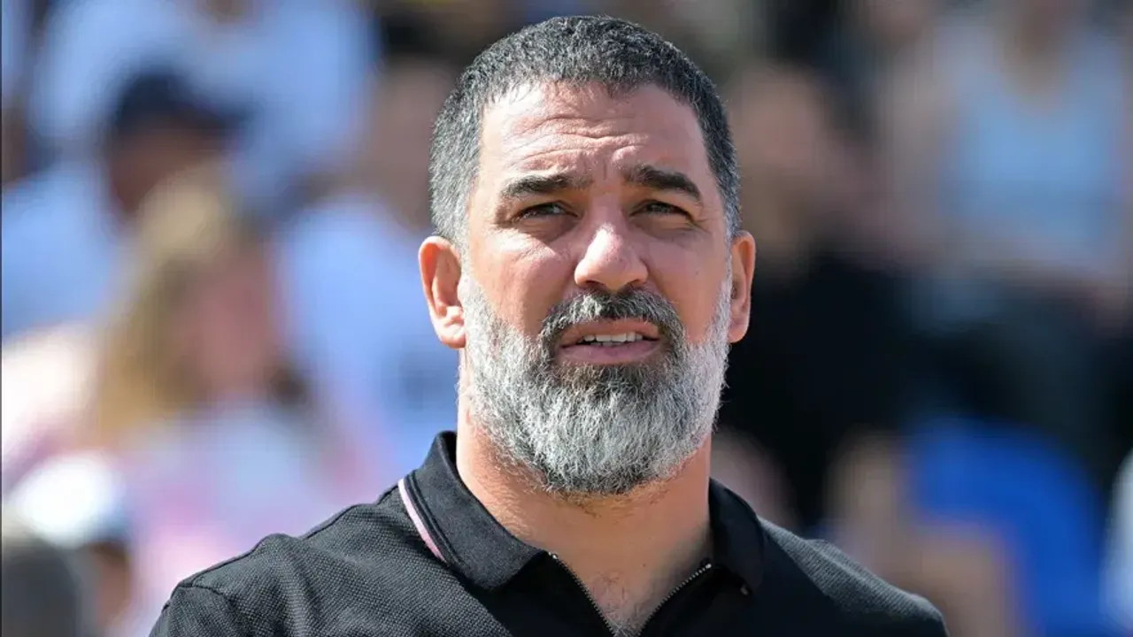 Arda Turan'dan Fenerbahçe değerlendirmesi: 'Kadrosunda çok sayıda üst düzey oyuncu var'