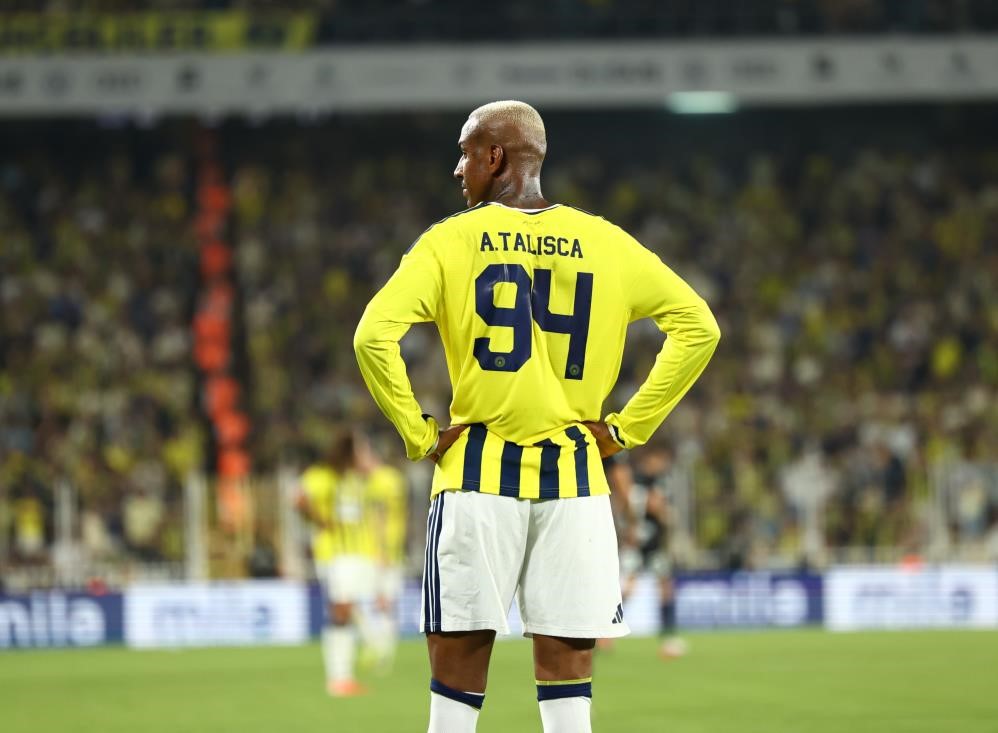 Fenerbahçe, Anderson Talisca ile yollarını resmen ayırdı