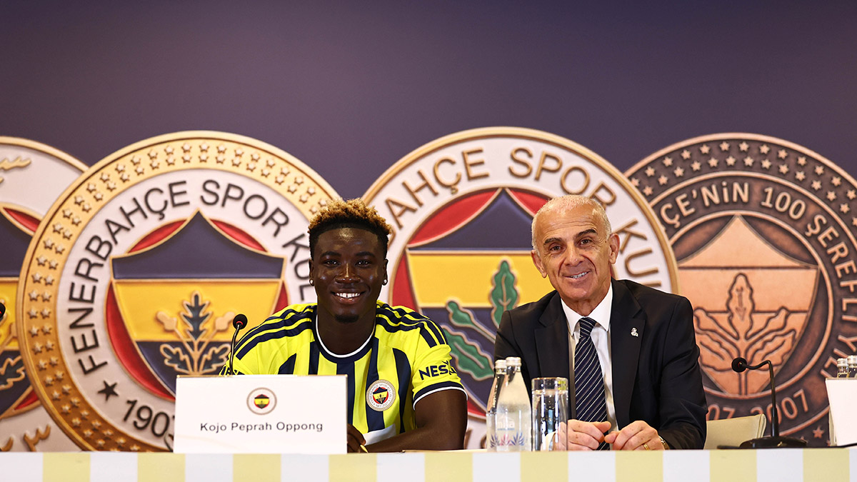 Fenerbahçe, Kojo Peprah Oppong İçin İmza Töreni Düzenledi: 'Bu Aileye Gelmiş Olmaktan Çok Mutluyum'