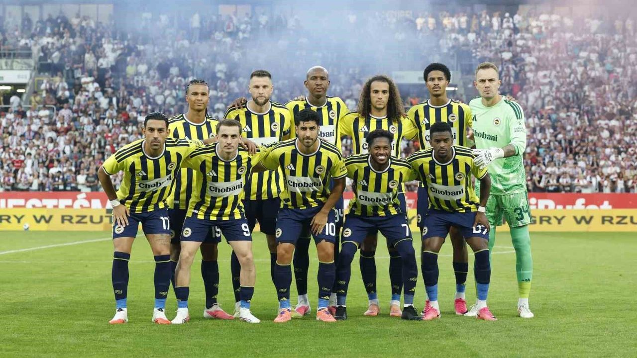 Fenerbahçe, Şampiyonlar Ligi 3. Tur'da Sturm Graz'ı Ağırlıyor: Muhtemel 11 ve Kadro Belli Oldu