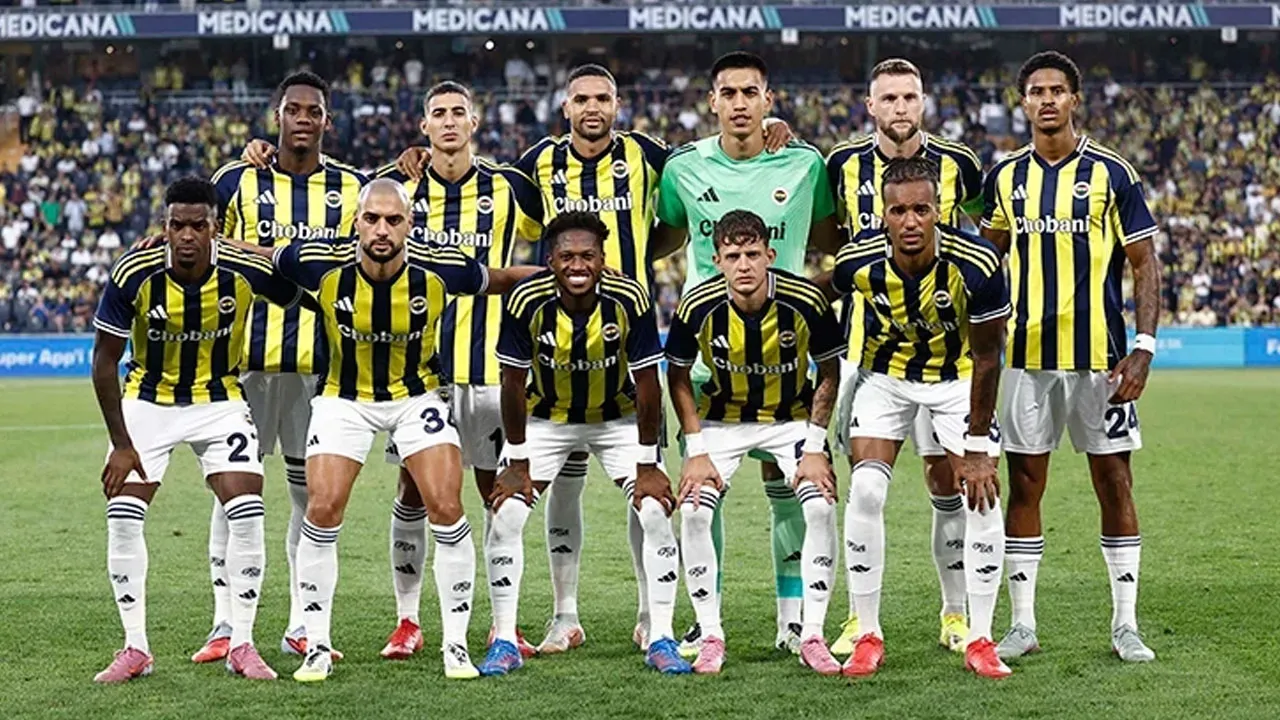 Fenerbahçe'de İkili Ayrılık Süreci: Oosterwolde'ye Roma ve Crystal Palace'tan Resmi İlgi, Livakovic Dinamo Zagreb'e Dönüyor