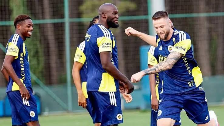 Fenerbahçe'nin Gençlerbirliği Kadrosu Açıklandı: Ederson ve Mert Günok Yok