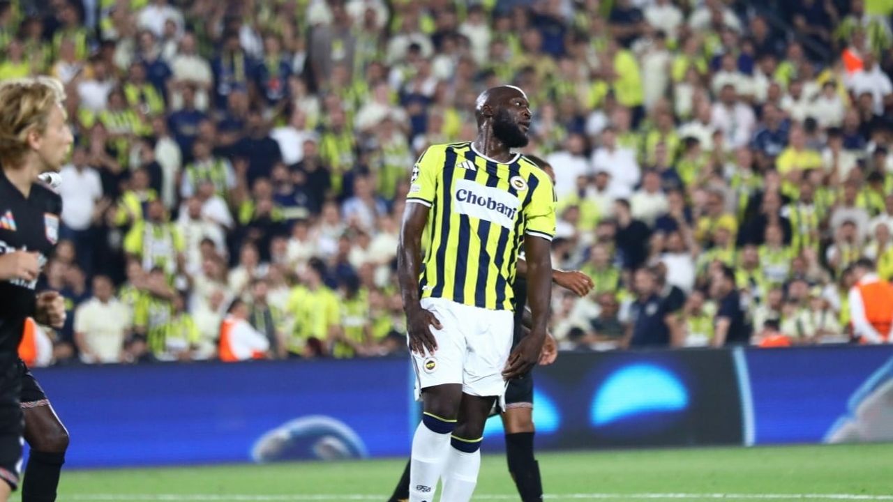 Lukaku, Fenerbahçe formasını Lyon'a karşı ilk kez giydi